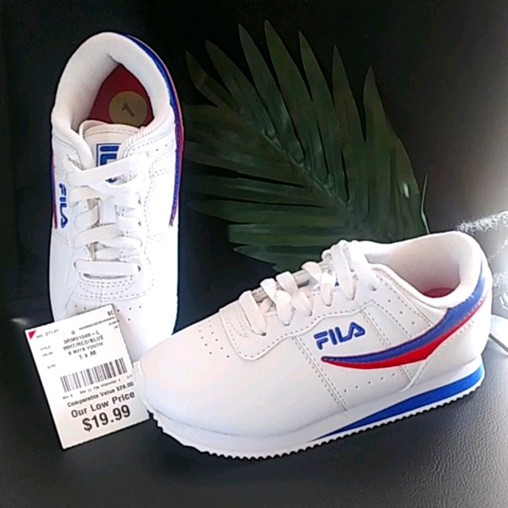 Fila boys youth shoes size 1 NWT
